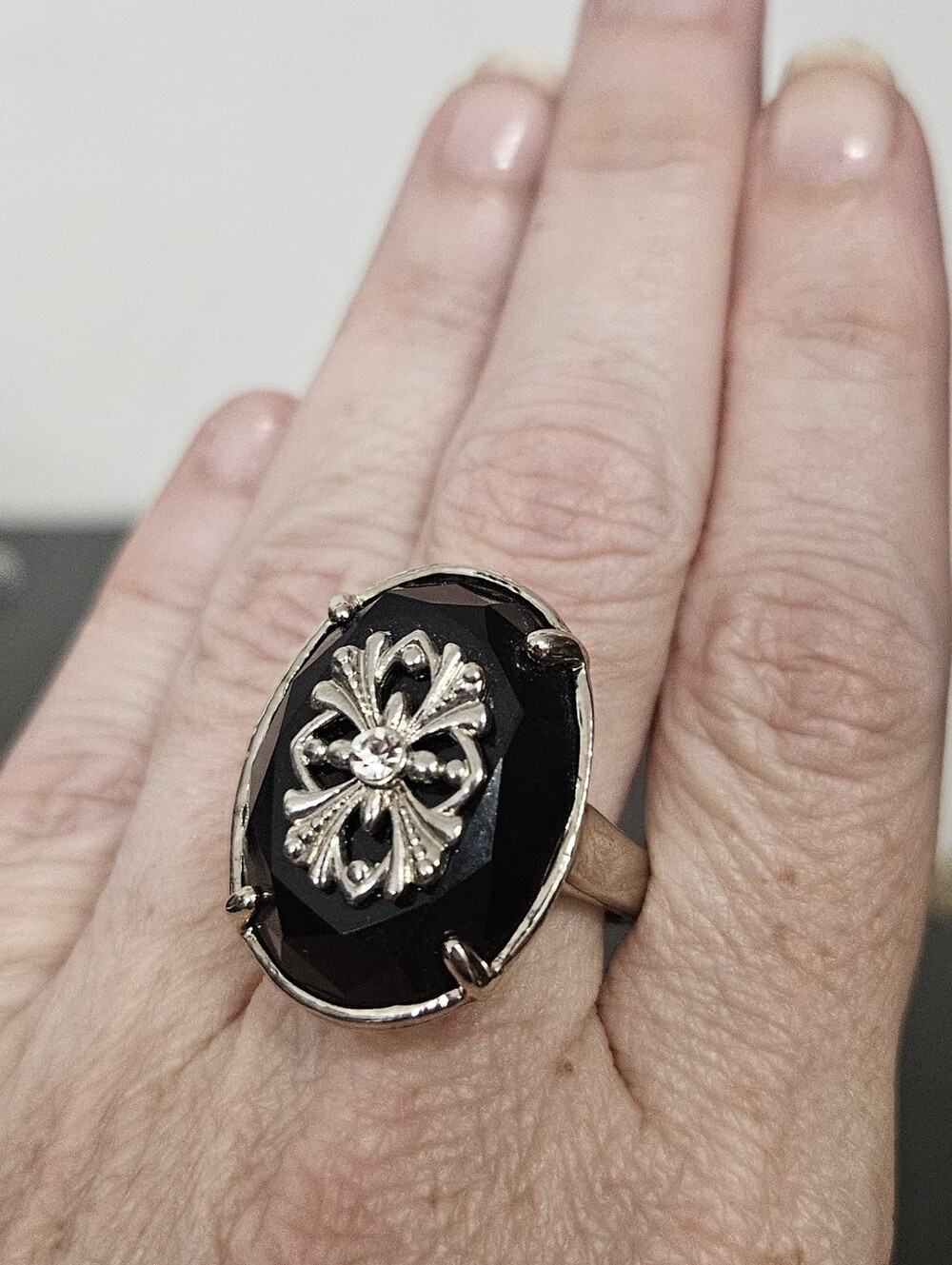 Vintage Avon Art Deco Black Oval Ring Silver Tone Gothic Filigree Size 8